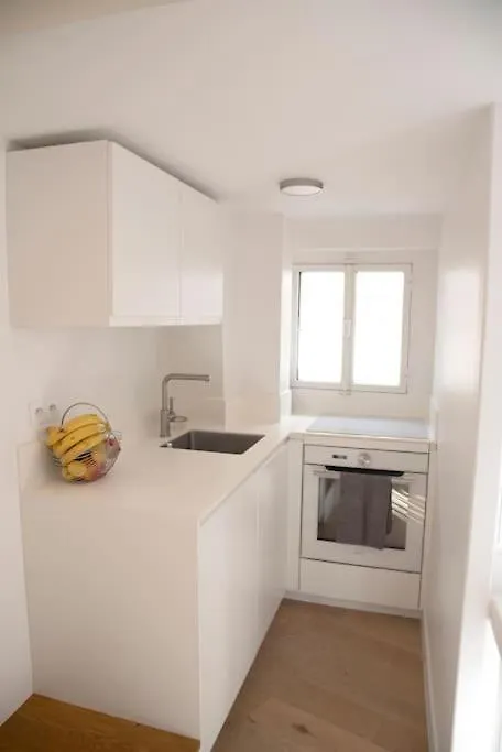 Appartement Triplex Lumineux Avec Balcon - 500M Champs Elysees Paris